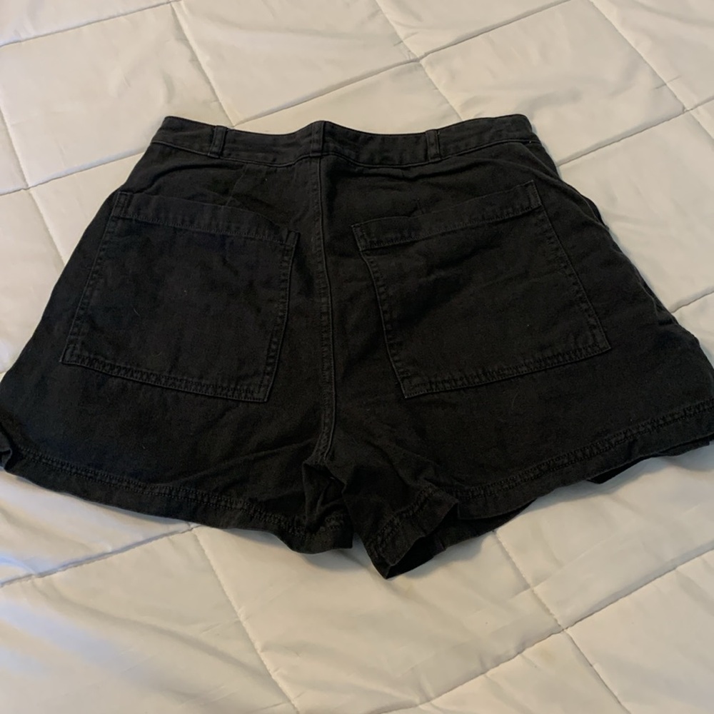 Universal Thread Shorts - Picture 2 of 4